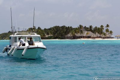 Boat transfer to the island