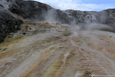 Sinter Terraces, Mammoth Hot Springs, Yellowstone National Park, USA, On Your Own, Attractions, UNESCO World Heritage, Travel Report