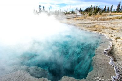 Lake, West Thumb Geyser Basin, Yellowstone National Park, USA, On Your Own, Attractions, UNESCO World Heritage, Travel Report