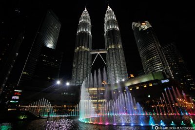 The water and light show in KLCC Park