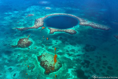 Das Blue Hole am Belize Barrier Reef