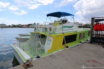The ferry to the island of Ambergris Caye