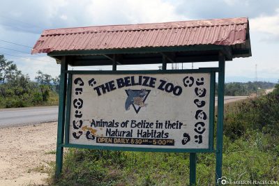 The entrance to the zoo