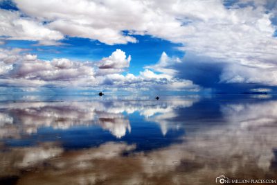 The reflections in the salt lake