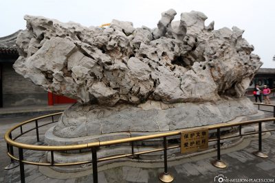 Der grösste Gelehrtenstein Chinas im Sommerpalast