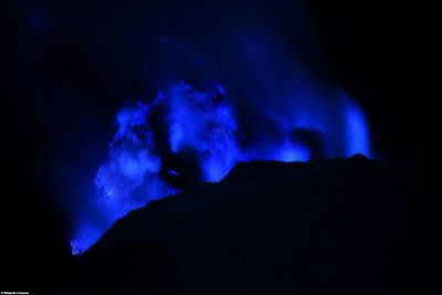 Die Blue Flames des Ijen Kraters
