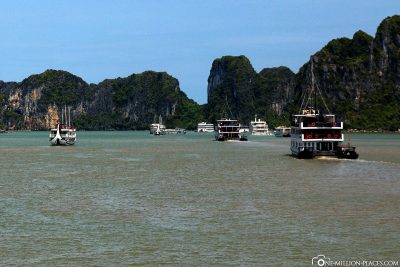 Start of the tour to Halong Bay