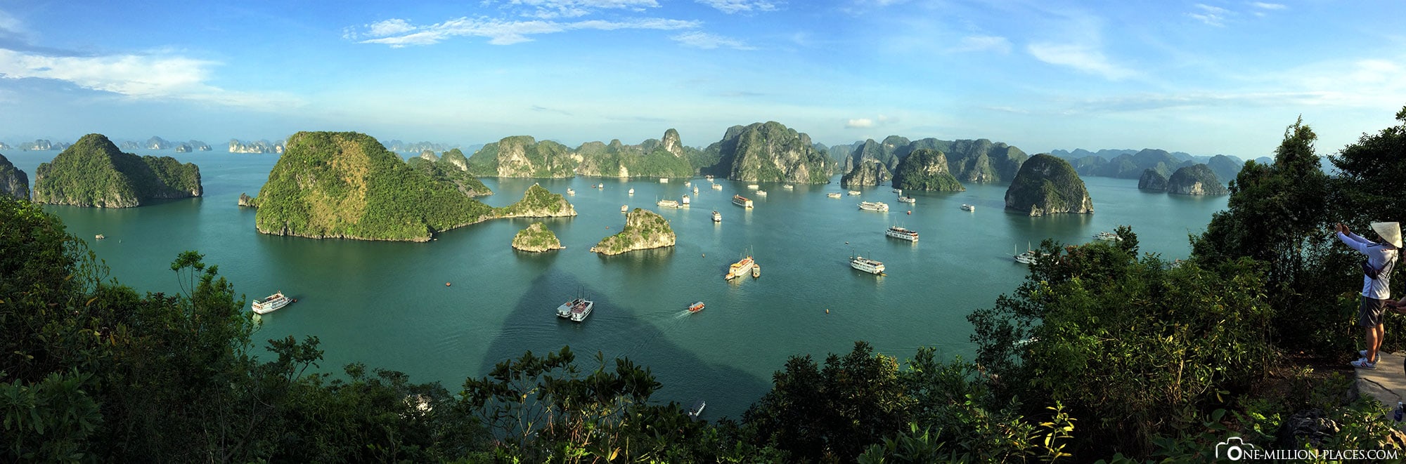 Panoramabild, Halong Bay, Vietnam, 2 Tages-Bootstour, Kreuzfahrt, Schiff, Reisebericht