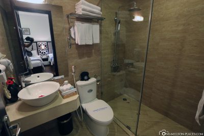 The bathroom at Hanoi Glance Hotel