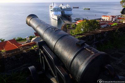 The cannons towards the port