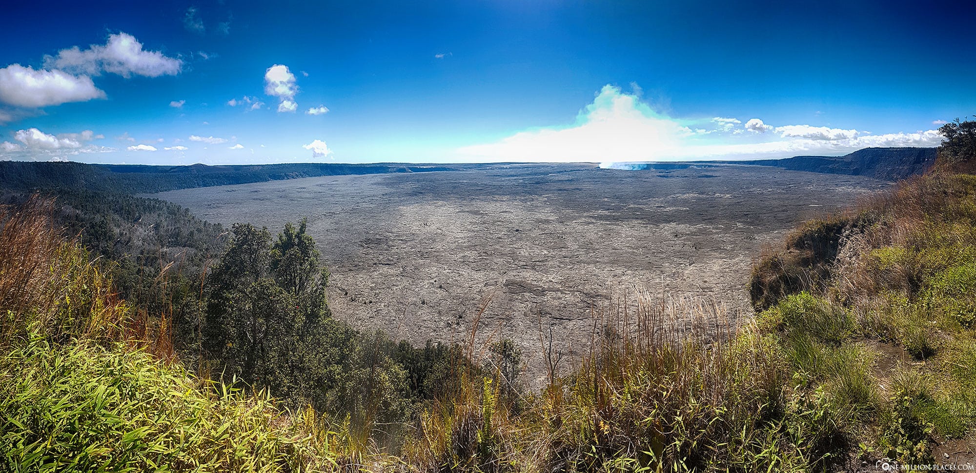 Caldera Kolauea Volcano, Hawaii Volcanoes National Park, Big Island, Hawaii, USA, Travel Report