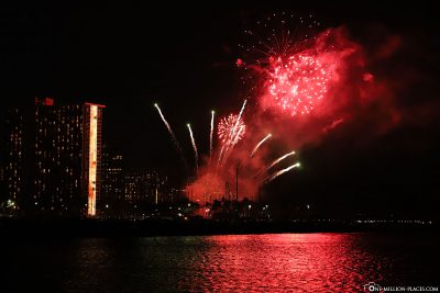 Feuerwerk am Waikiki Beach
