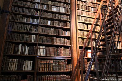 The bookshelves made of walnut wood
