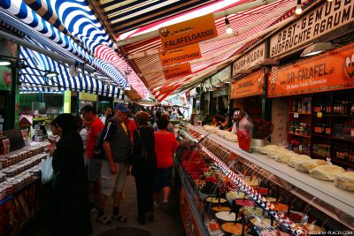 The stalls at the Naschmarkt