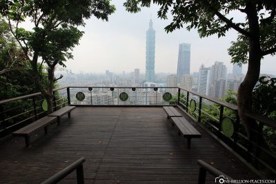 Observation deck at Elephant Mountain