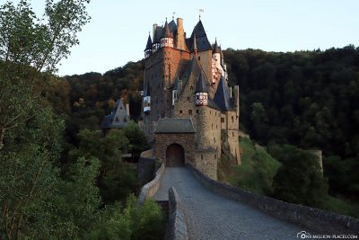 Eingang zur Burg Eltz