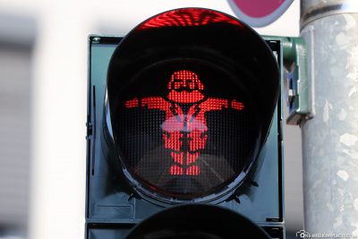 Red Karl-Marx traffic light male