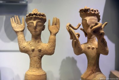 Minoan figures