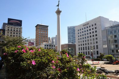 Union Square with the Dewey Monument 
