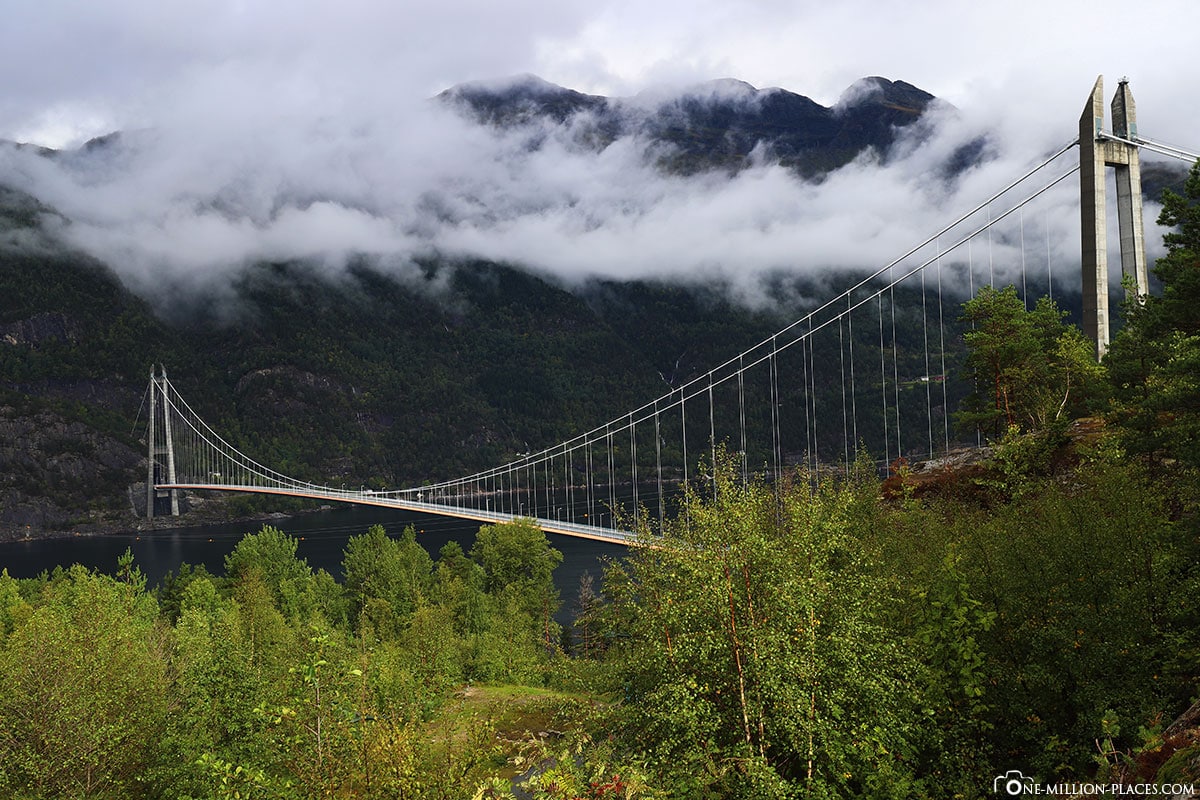 Hardangerbrücke, Eidfjord, Norwegen, Hardangerfjord, Hängebrücke