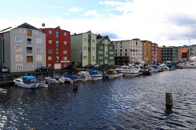 Storage houses at the canal harbour