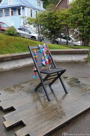 Der leere Stuhl in Juneau