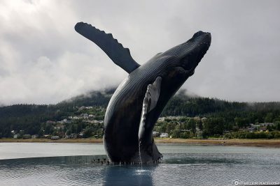 Statue von einem Buckelwal