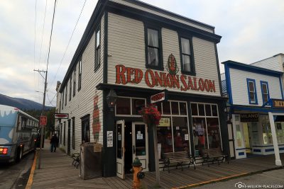Red Onion Saloon