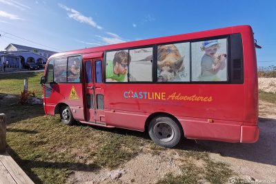 Der Bus von Coastline Adventures