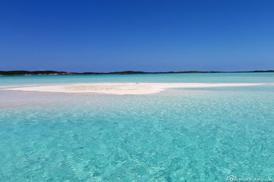 The sandbank in turquoise blue water