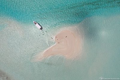 Die weißen Sandbänke vor Pipe Cay