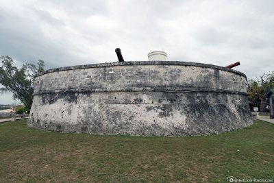 The protective wall of Fort Fincastle
