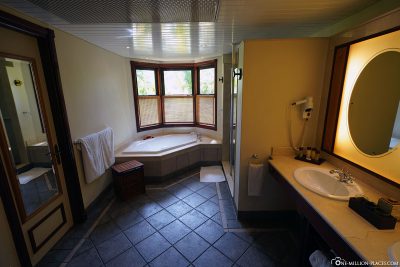 The bathroom of the Junior Suite