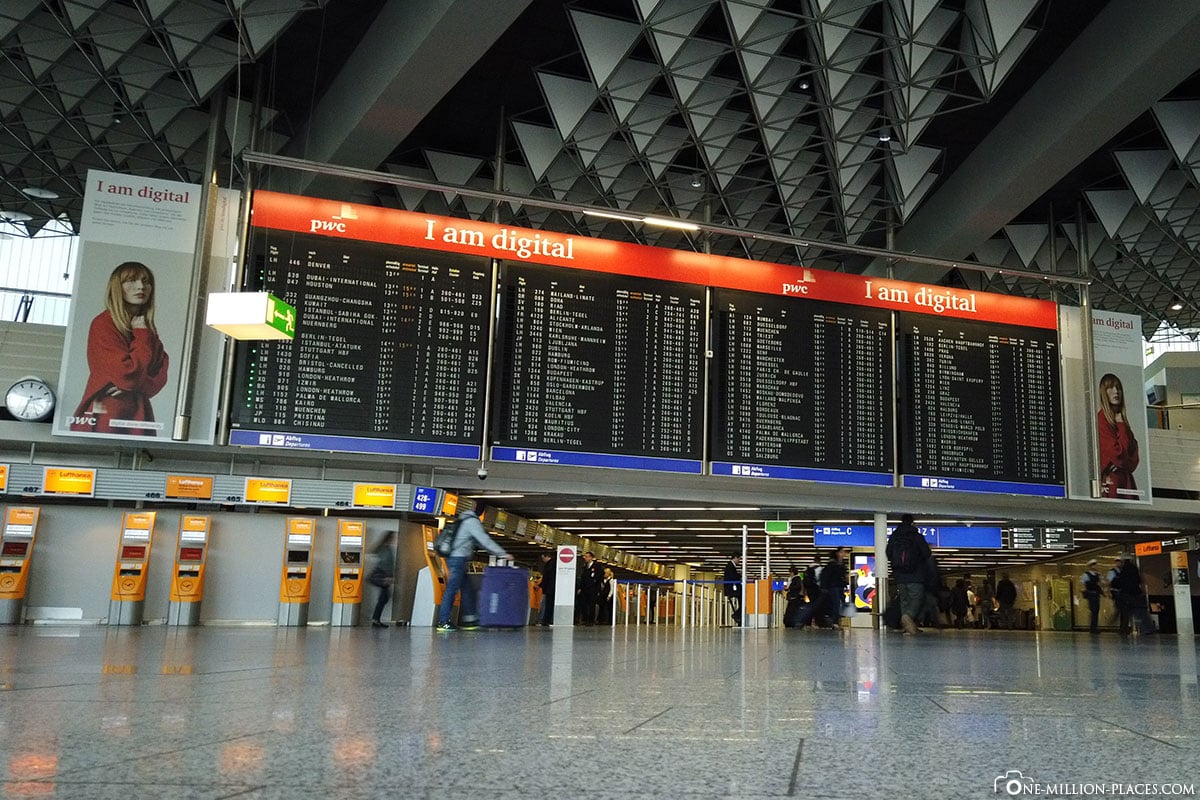 Frankfurt Airport, scoreboard, Departures, Airport Terminal 1