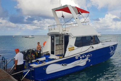 The dive boat Ekina by Pro Dive Mauritius