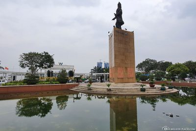 Tran Hung Dao Statue