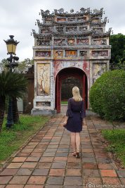 Östliches Gate am To Mieu Temple