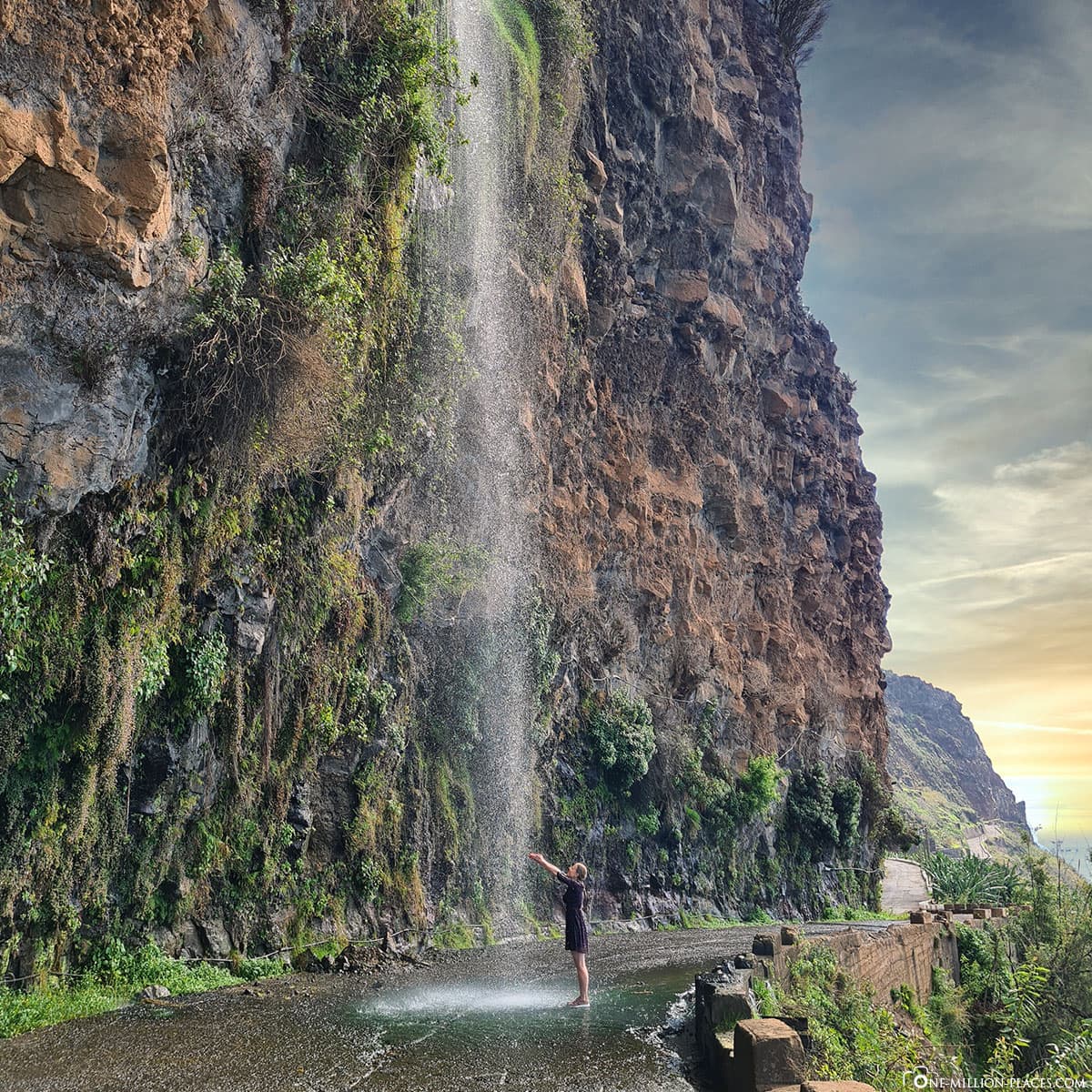 Wasserfall, Madeira, Künstenstrasse, Drive-Through, Sehenswürdigkeiten, Fotospots, Reisebericht Portugal