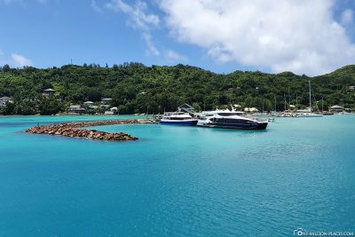Arrival at the port of Praslin