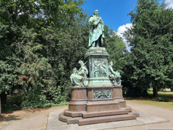 Kriegerdenkmal im Hofgarten