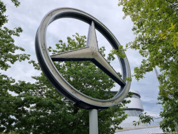 The big Mercedes star