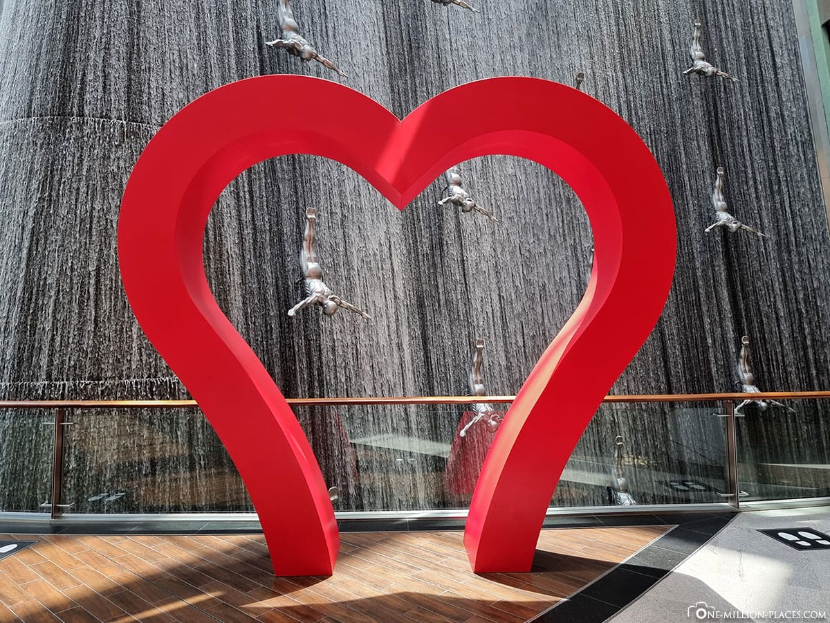 Herz Statue, Wasserfall, Dubai Mall, Einkaufscenter, Shopping in Dubai, Reisebericht