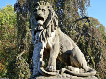 The lion sculpture