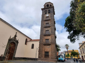 Der Glockenturm Iglesia de La Conception