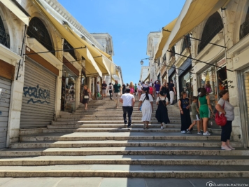 The stairs of the Rialto Bridge