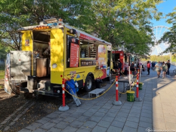 Food trucks at the old port