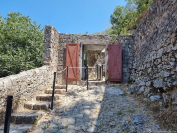 Der Eingang zur Festung Sveti Ivan