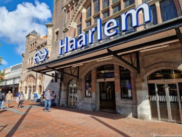 Haarlem train station