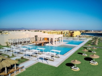 Pool area Jaz Maraya Resort