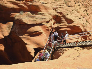 Abstieg in den Lower Antelope Canyon